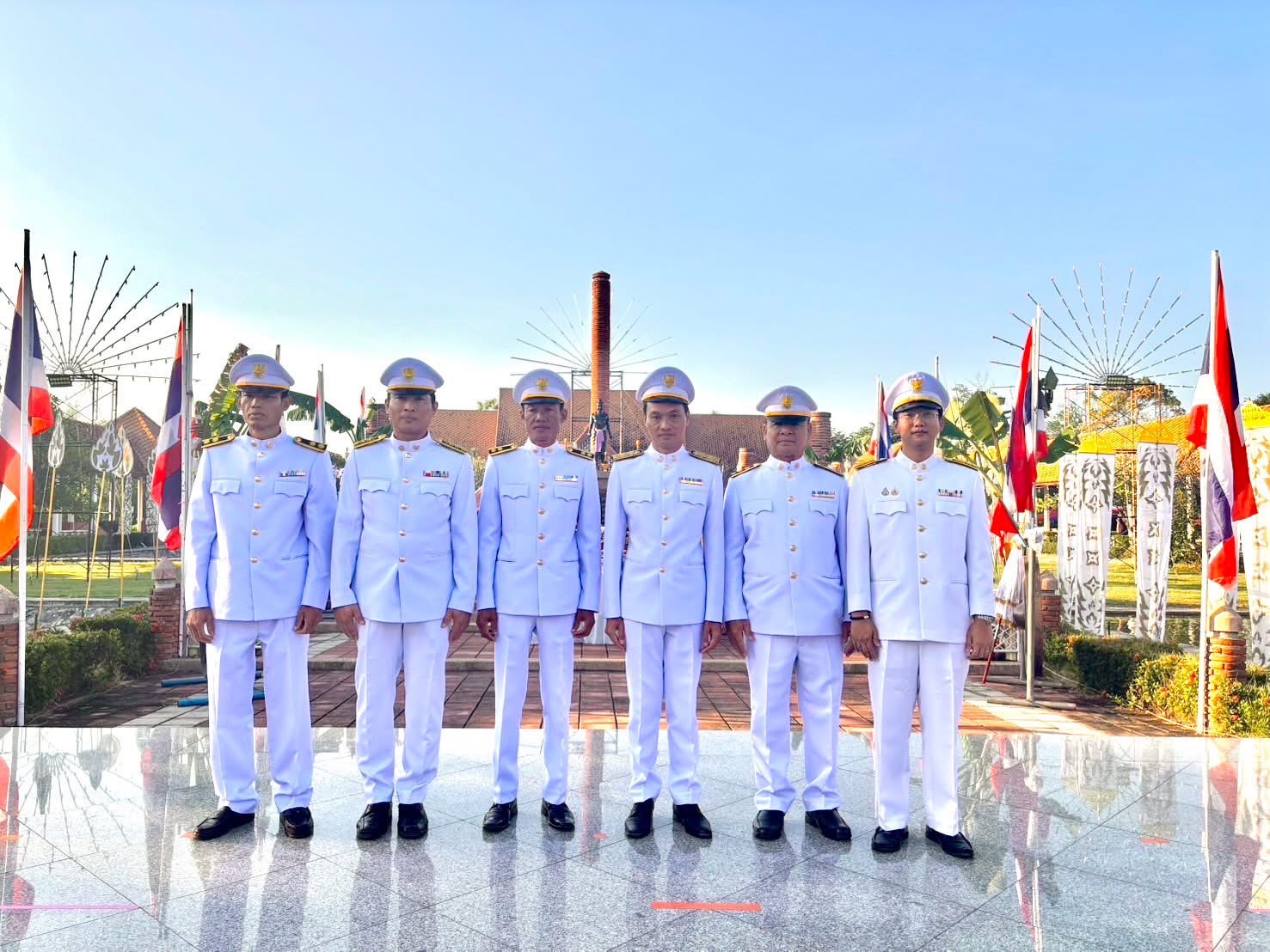 ร่วมวางพวงมาลาและร่วมเป็นเกียรติในงานบวงสรวงเฉลิมฉลองอนุสรณ์สถานเมืองราดพ่อขุนผาเมืองและงานประเพณีลอยกระทง ประจำปี 2567 วันจั
